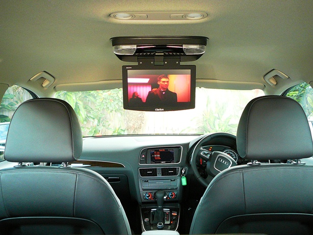 DVD Roof screens for Audi Q5 and Audi Q7, Alpine PKG-RSE2 and the Clarion OHM-107VD