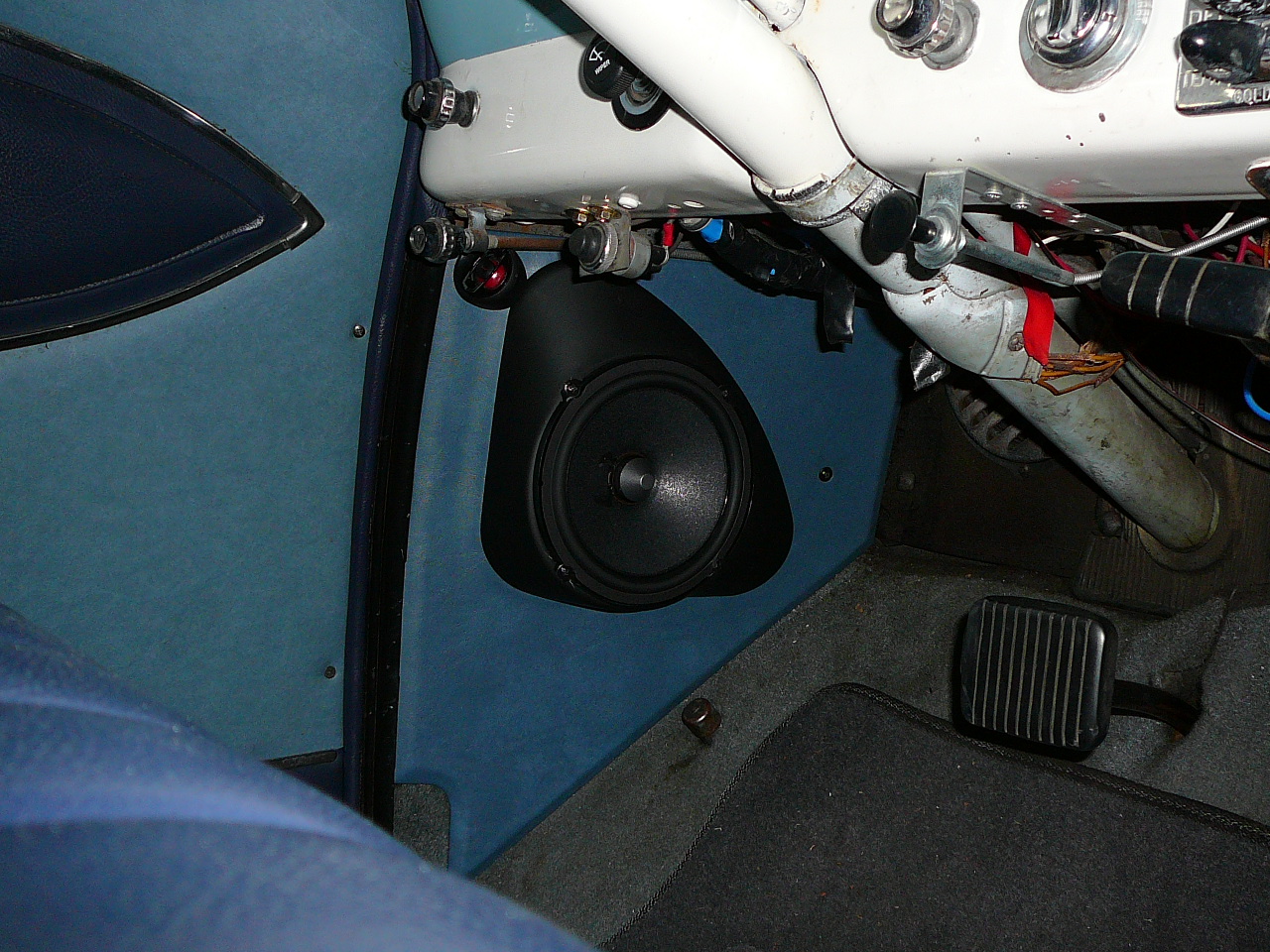 Chevrolet Bel Air, Custom Front Speaker Pods & Rear Parcel Shelf