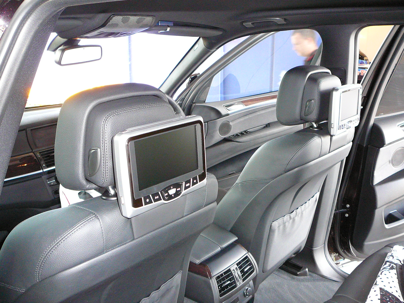 BMW X5 2011, DVD Head Rest Screens