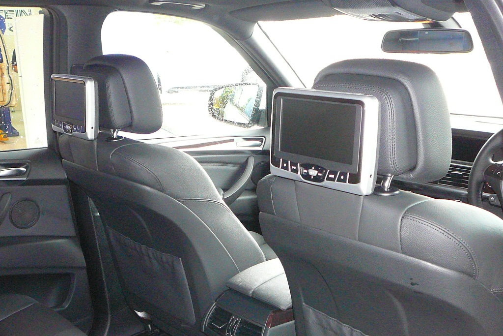 BMW X5 2012 Rosen AV-7700 DVD Headrest Screens