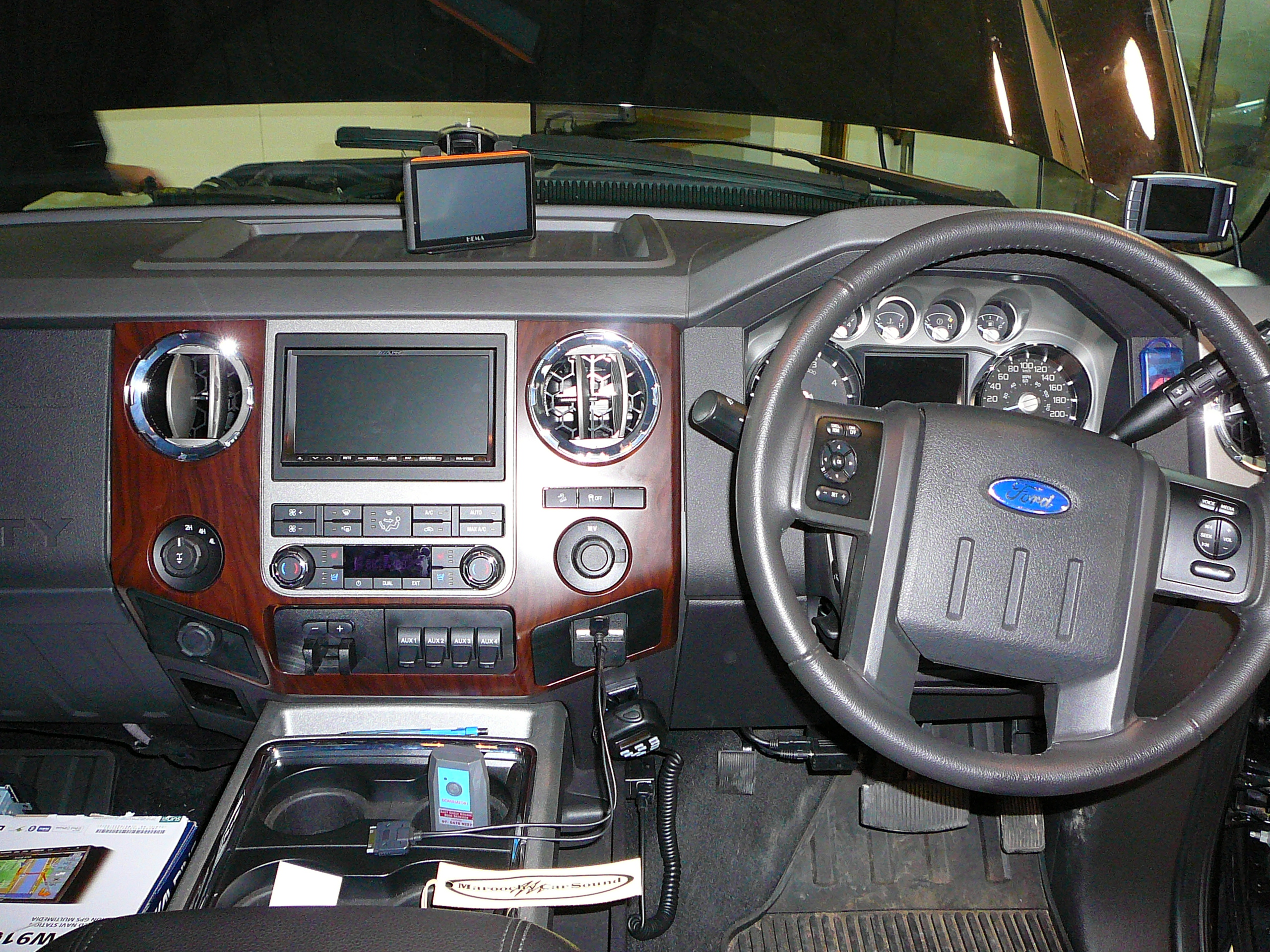 Ford F250 2011 Super Duty, Alpine GPS Navigation & GME UHF