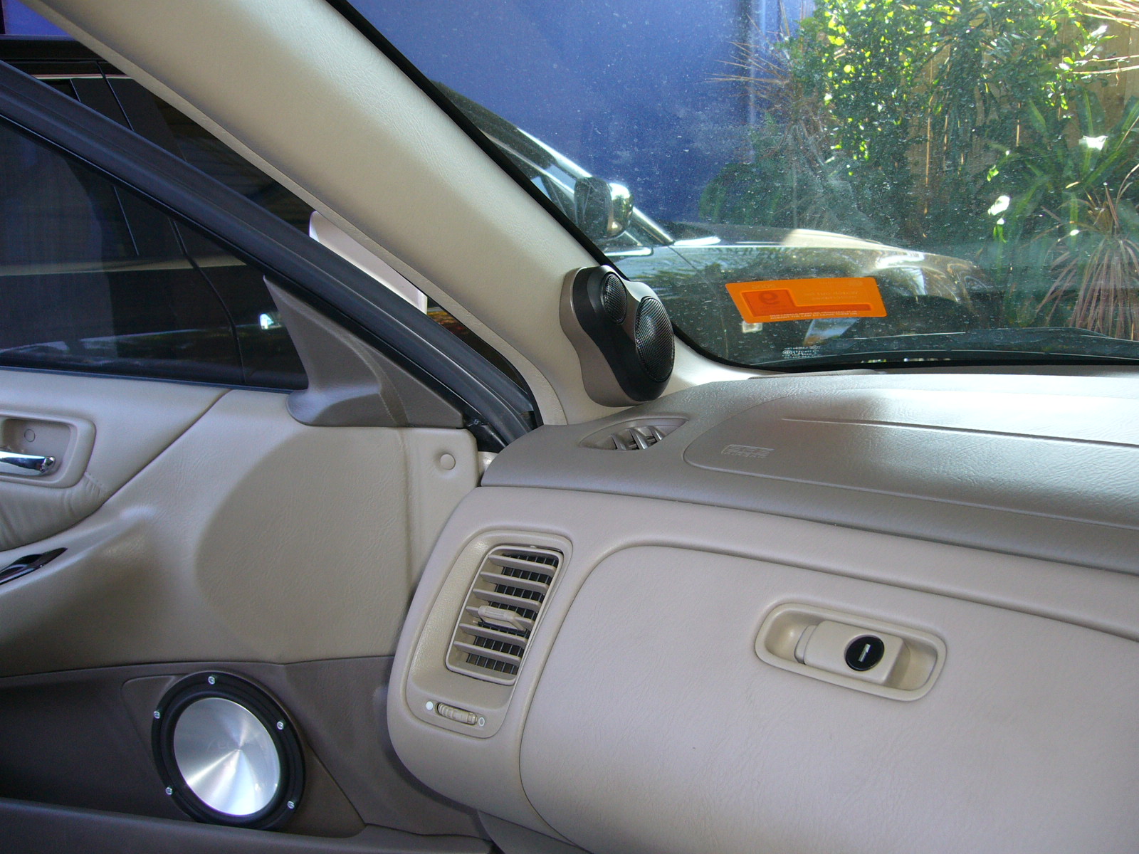 Honda Accord custom door and a pillars Eclipse 6 inch splits