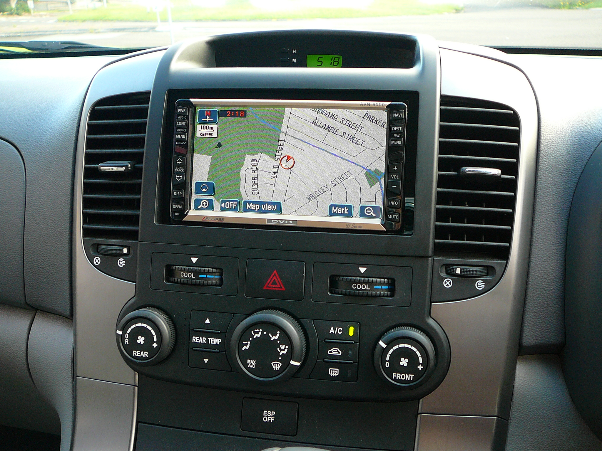 Kia Grand Carnival GPS Navigation, CD, DVD, Radio, Reverse Camera, DVD Roof Screen, Rear Seat Entertainment
