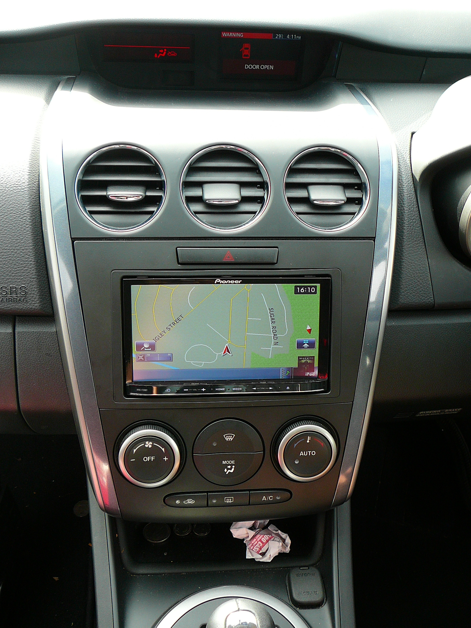 Mazda CX-7 series2 with Pioneer GPS Navigation and dash kit