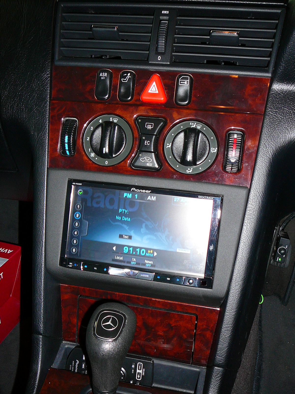 Mercedes-Benz C Class, Pioneer CD, DVD, Touchscreen Audio Upgrade