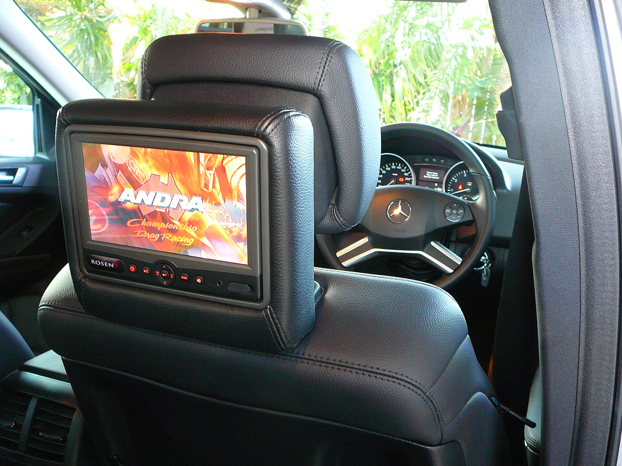 Mercedes ML 320 2010, Rosen AV-7500 Active DVD headrest screens