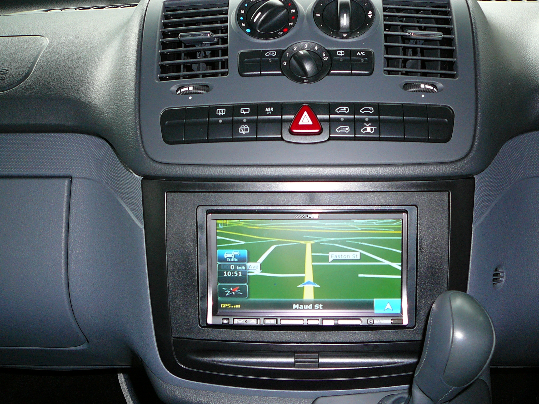 Mercedes Vito 2010 Indash GPS Navigation DVD, CD, Radio, iPod, iPhone, Bluetooth Handsfree