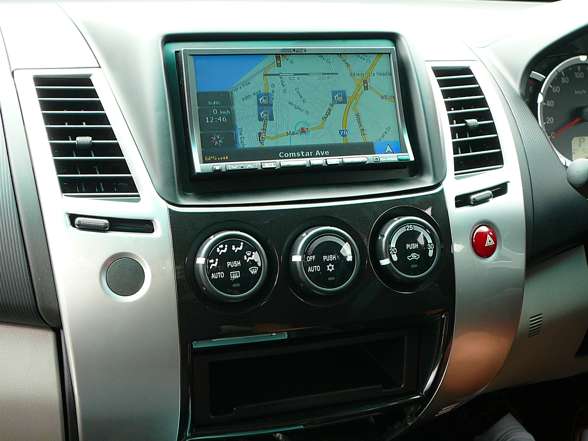 Mitsubishi Challanger 2011, with custom mounted diagnostic display