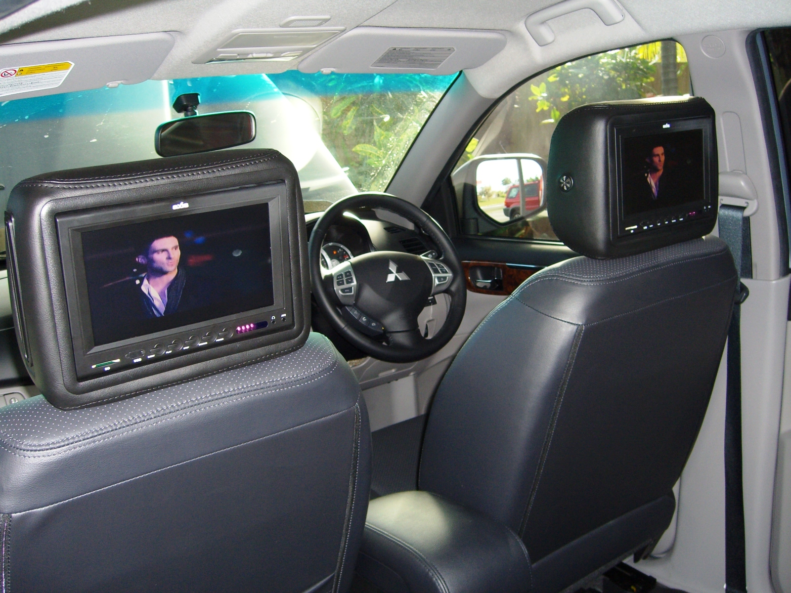 Mitsubishi Challenger 2010 rear seat 8inch DVD screens