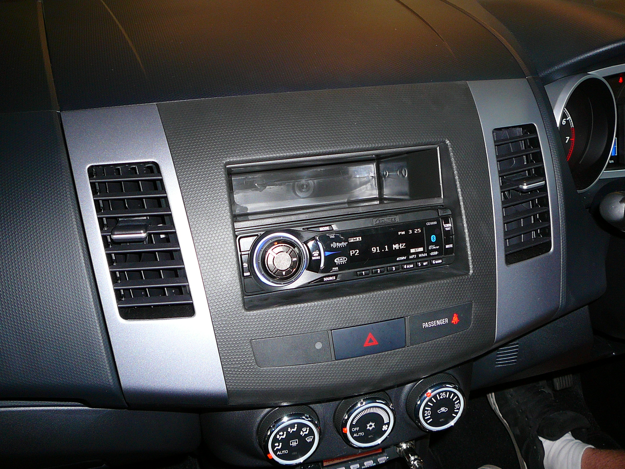 Mitsubishi Outlander 2011 CD Radio upgrade