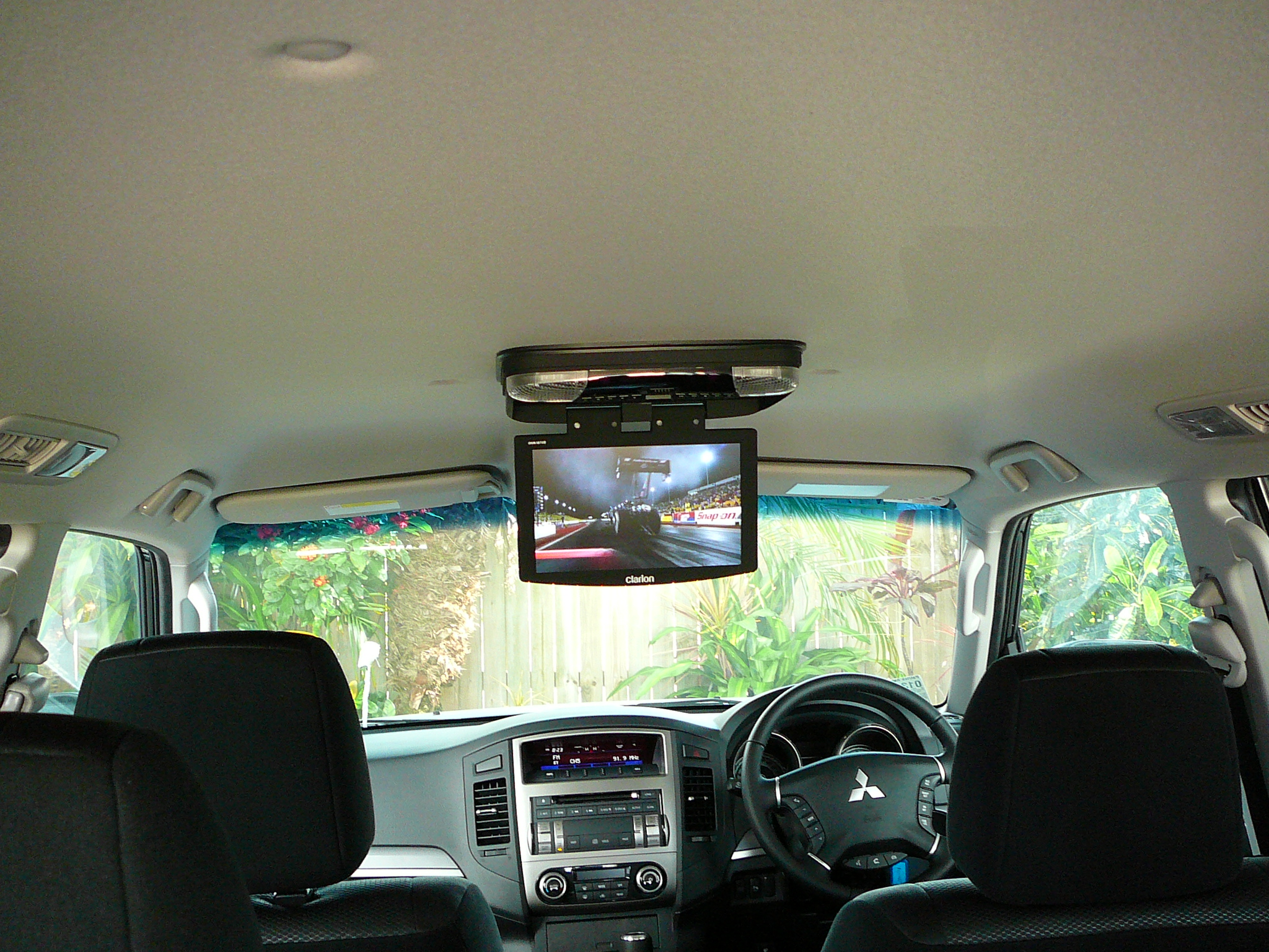 Mitsubishi Pajero 2011 DVD Roof Screen