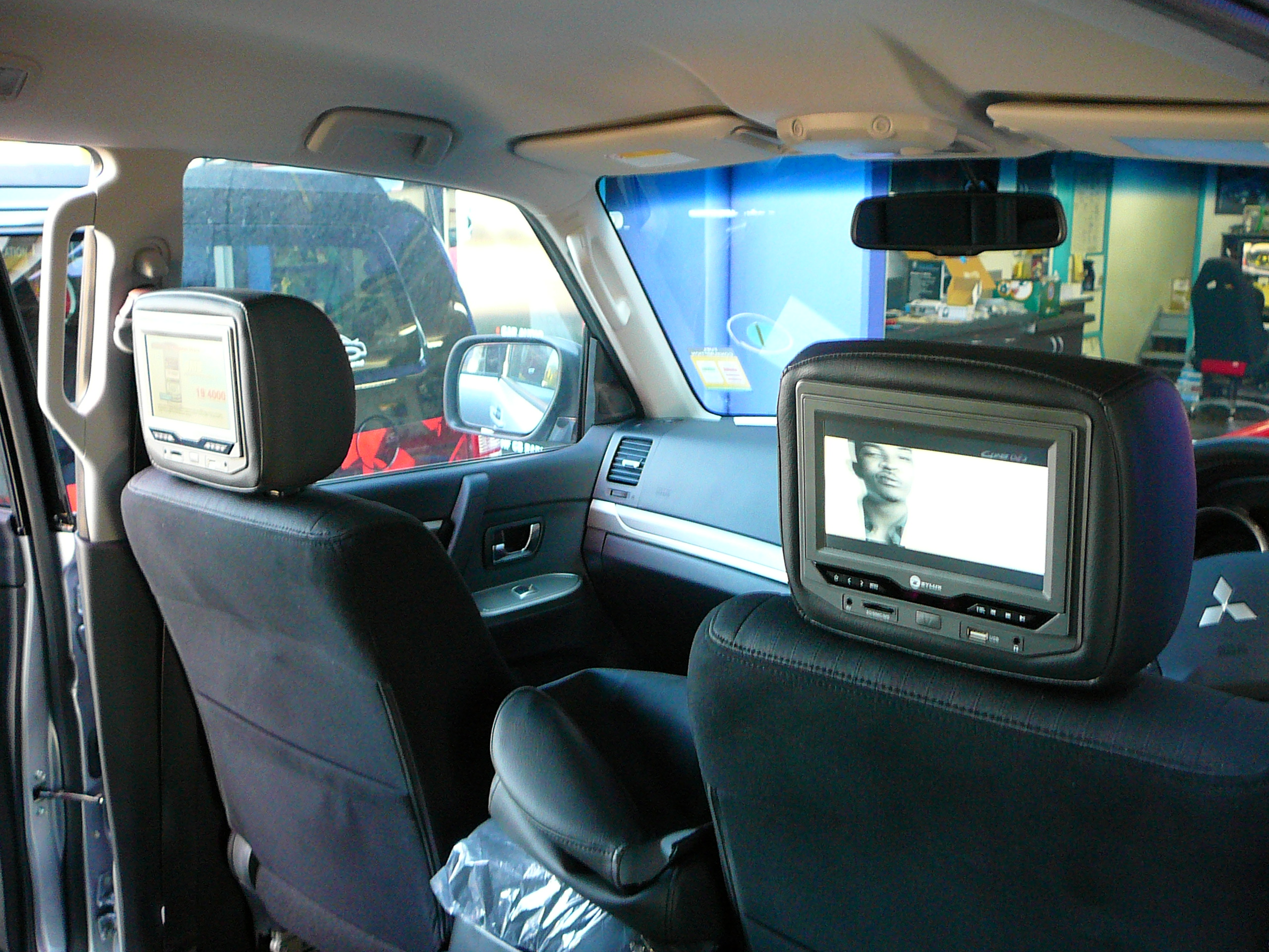 Mitsubishi Pajero 2012 Zylux Head Rest Screen