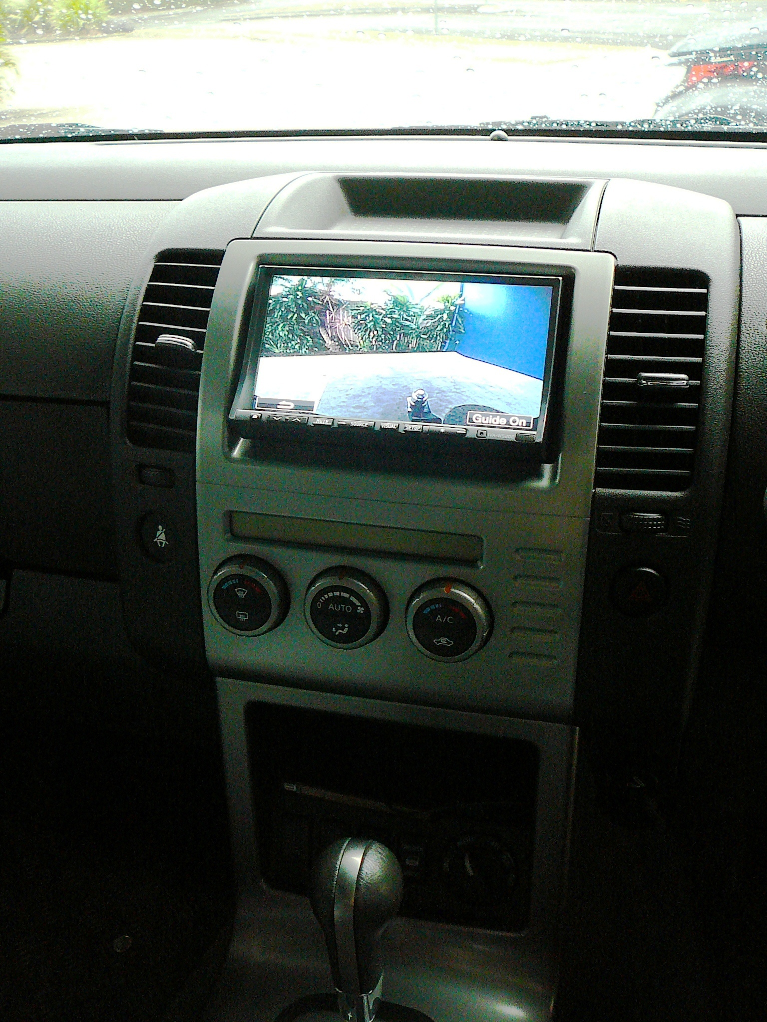 Nissan Pathfinder 2007, Alpine AV unit and reverse camera