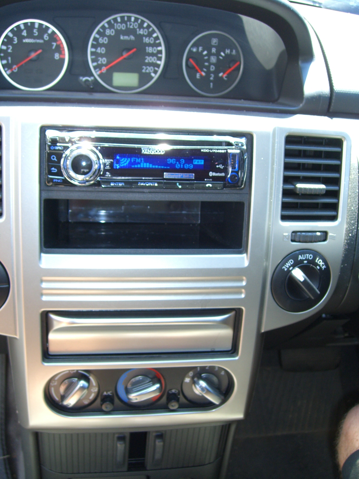 Nissan X-trail Kenwood CD radio with Bluetooth install
