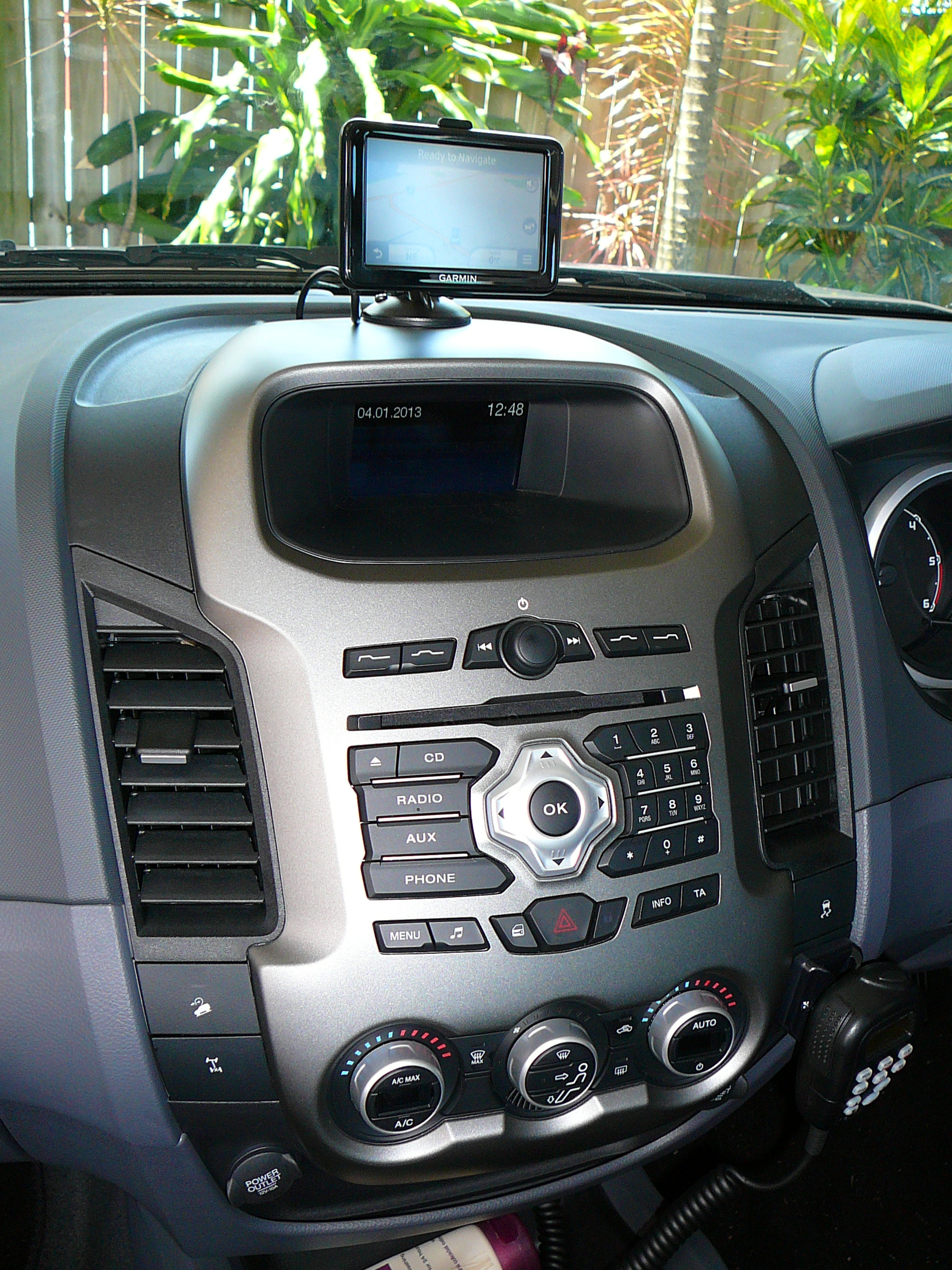 Ford Ranger 2013, Portable GPS Navigation System Installation