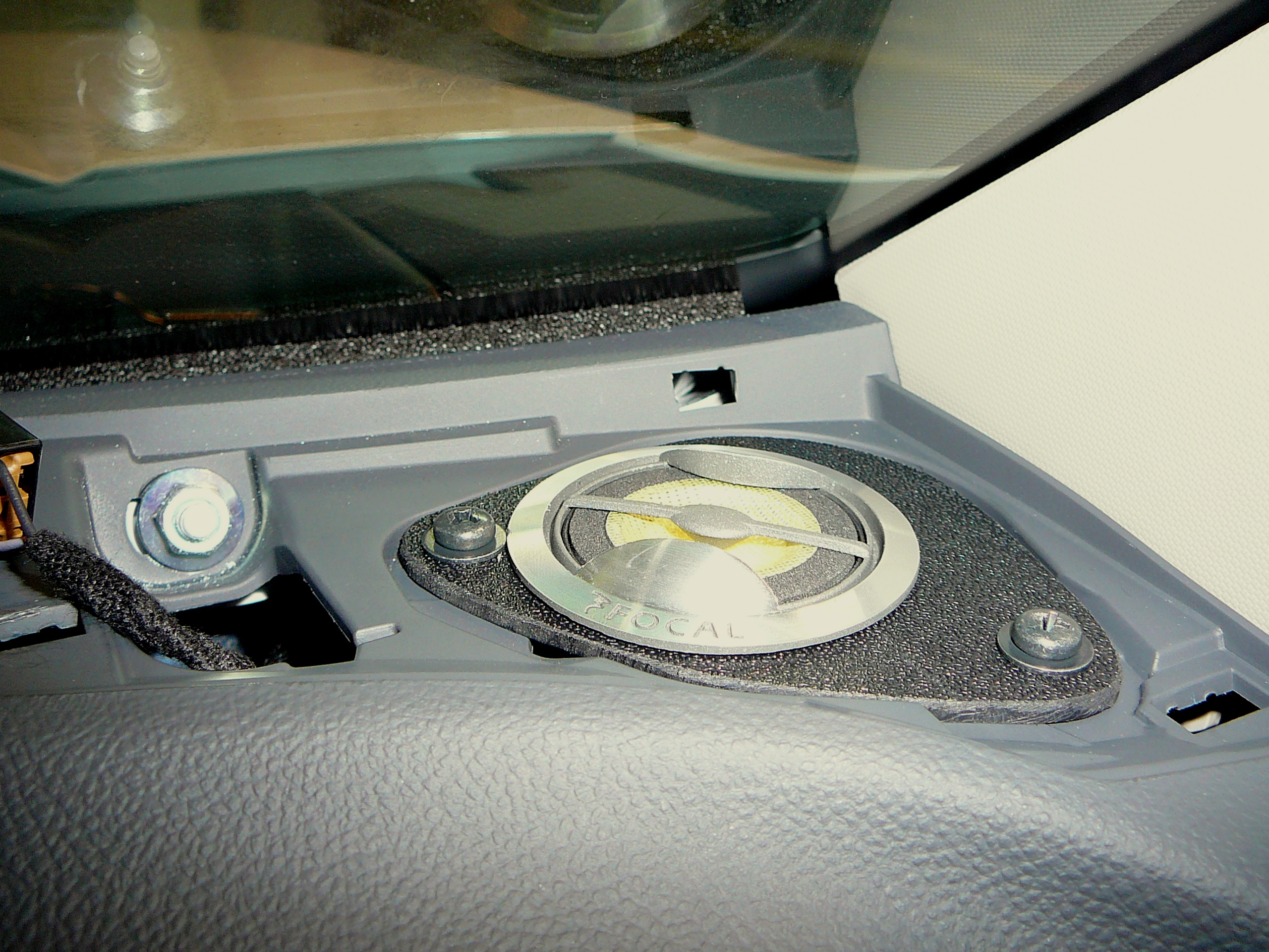 Holden Colorado 2012, Navigation & Reverse Camera, Focal Speakers