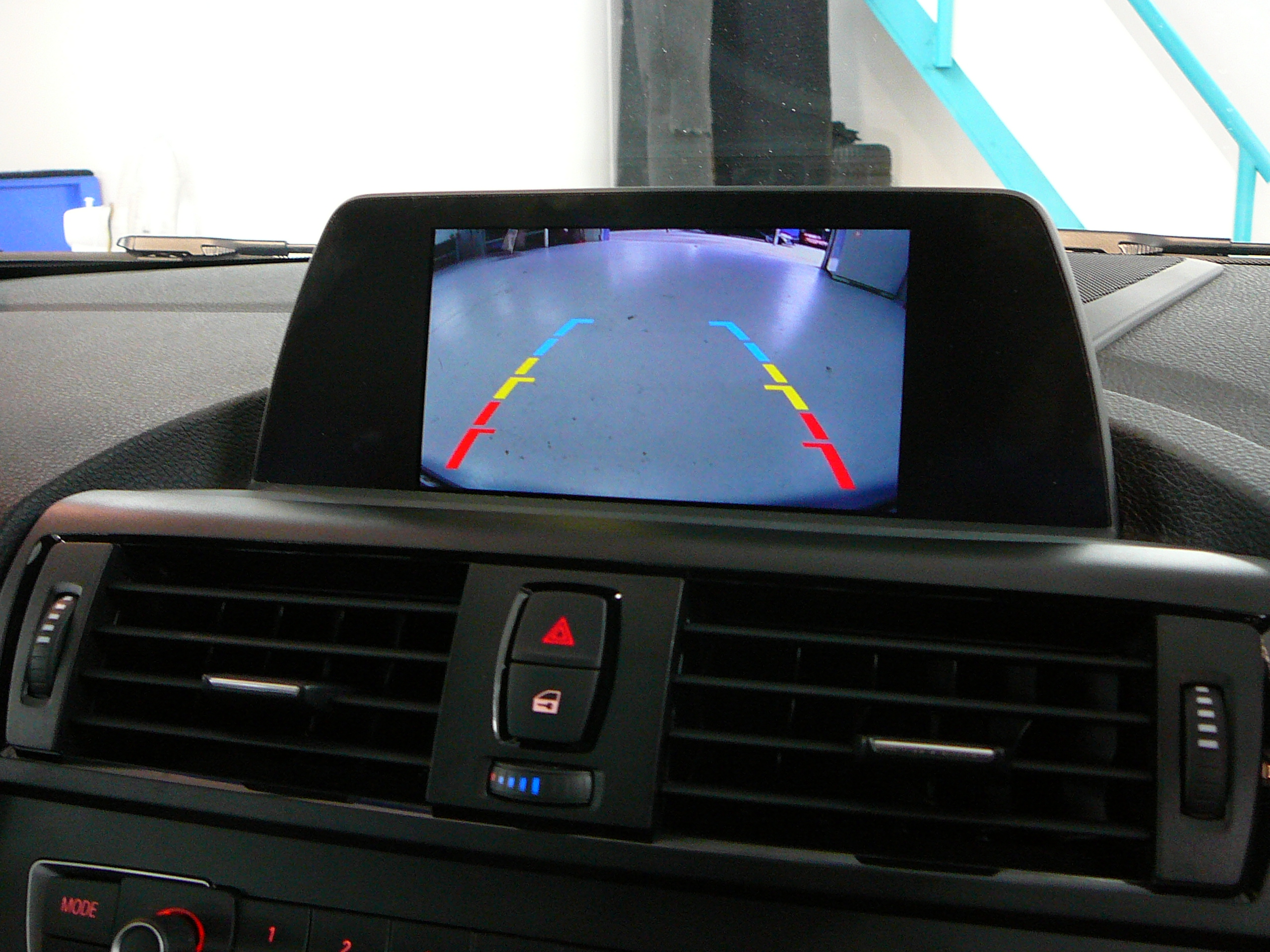BMW M135 2013, Reverse Camera System on the BMW Factory Screen