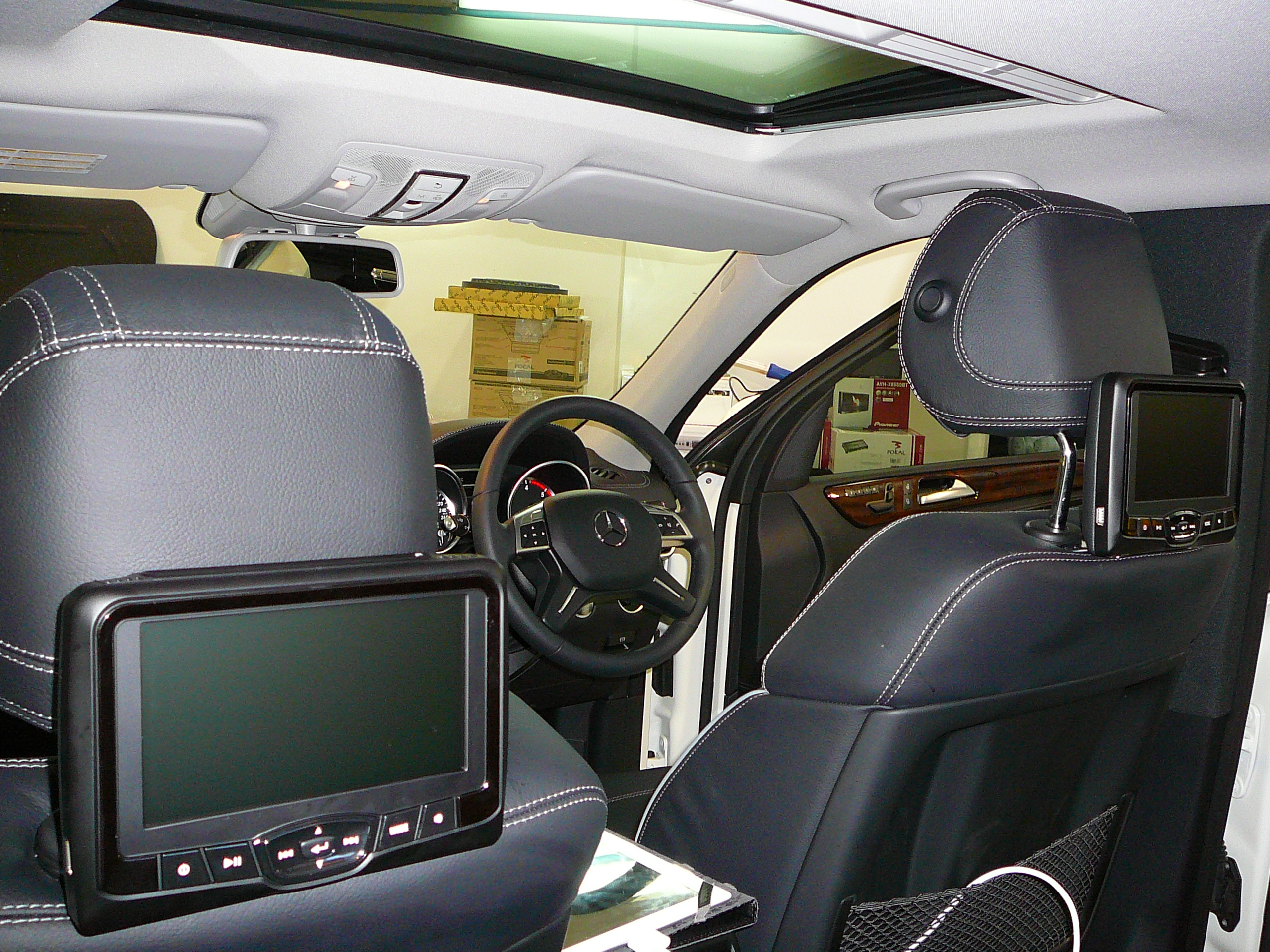 Mercedes Benz ML 2013, Rosen DVD Head Rest Screens with Ipad input