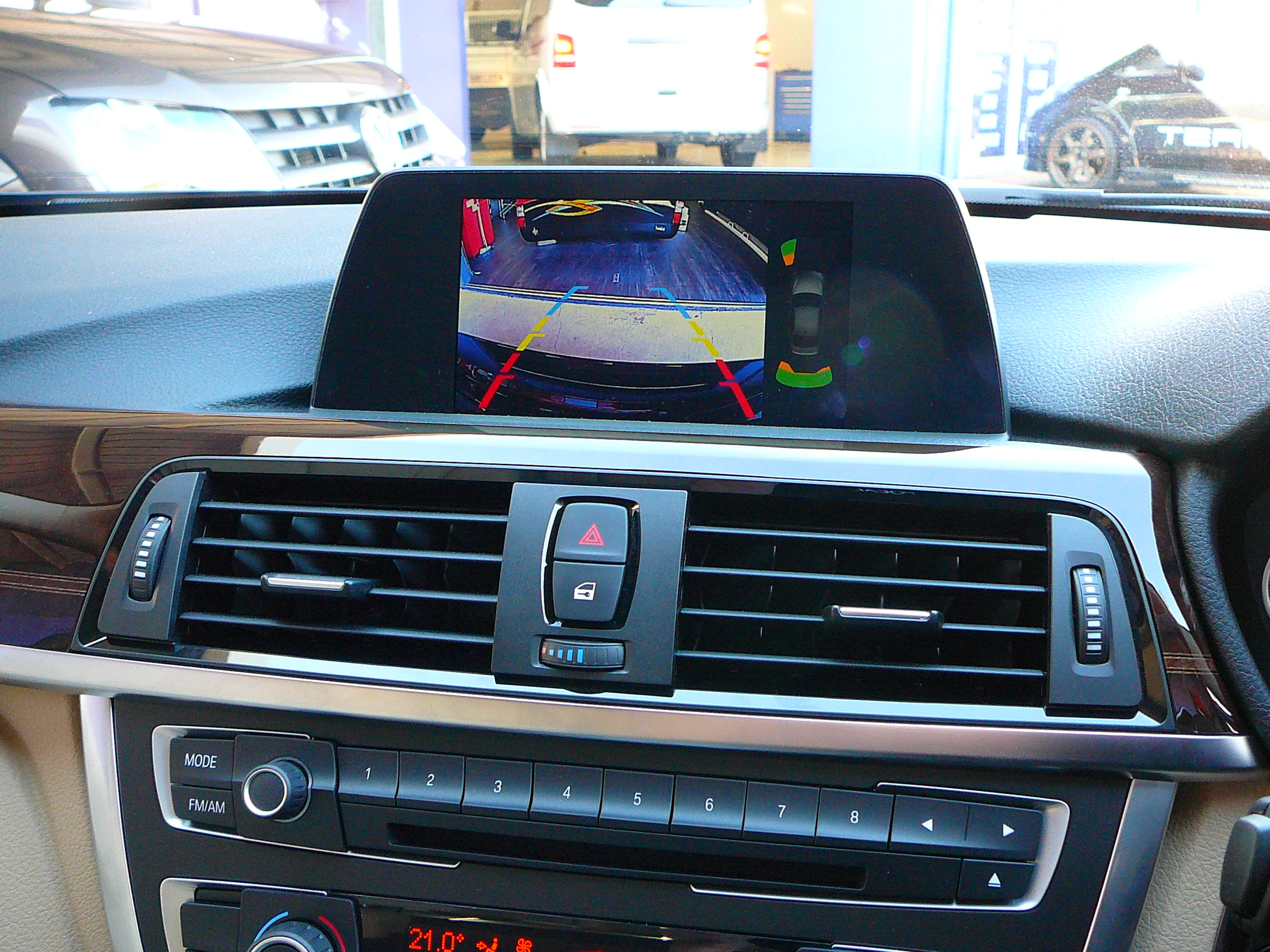 BMW 320d 2013, Reverse Camera Installation using the Factory BMW Monitor