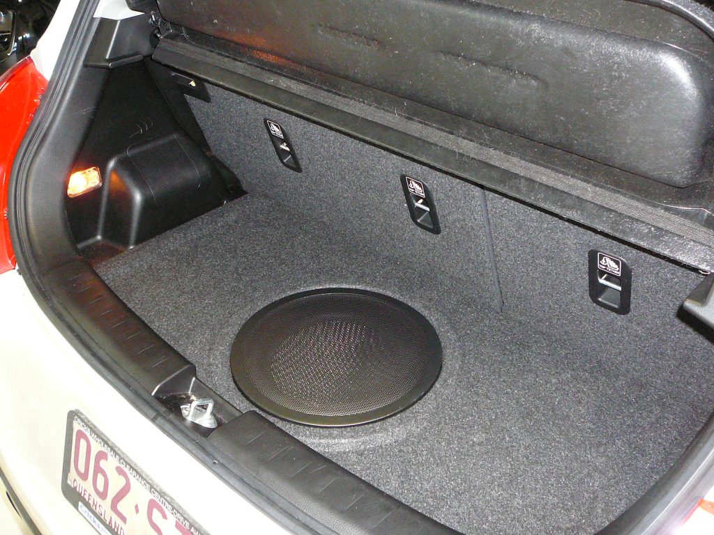 stille Efterligning Amfibiekøretøjer Suzuki Swift 2012, Custom Subwoofer Enclosure and Alpine Audio Visual  Double Din Unit – Maroochy Car Sound