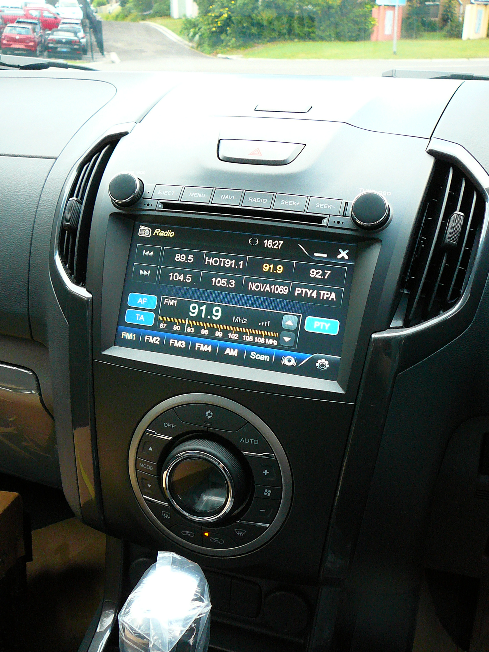 Holden Colorado 2013, 8 inch GPS Navigation System & Reverse Camera