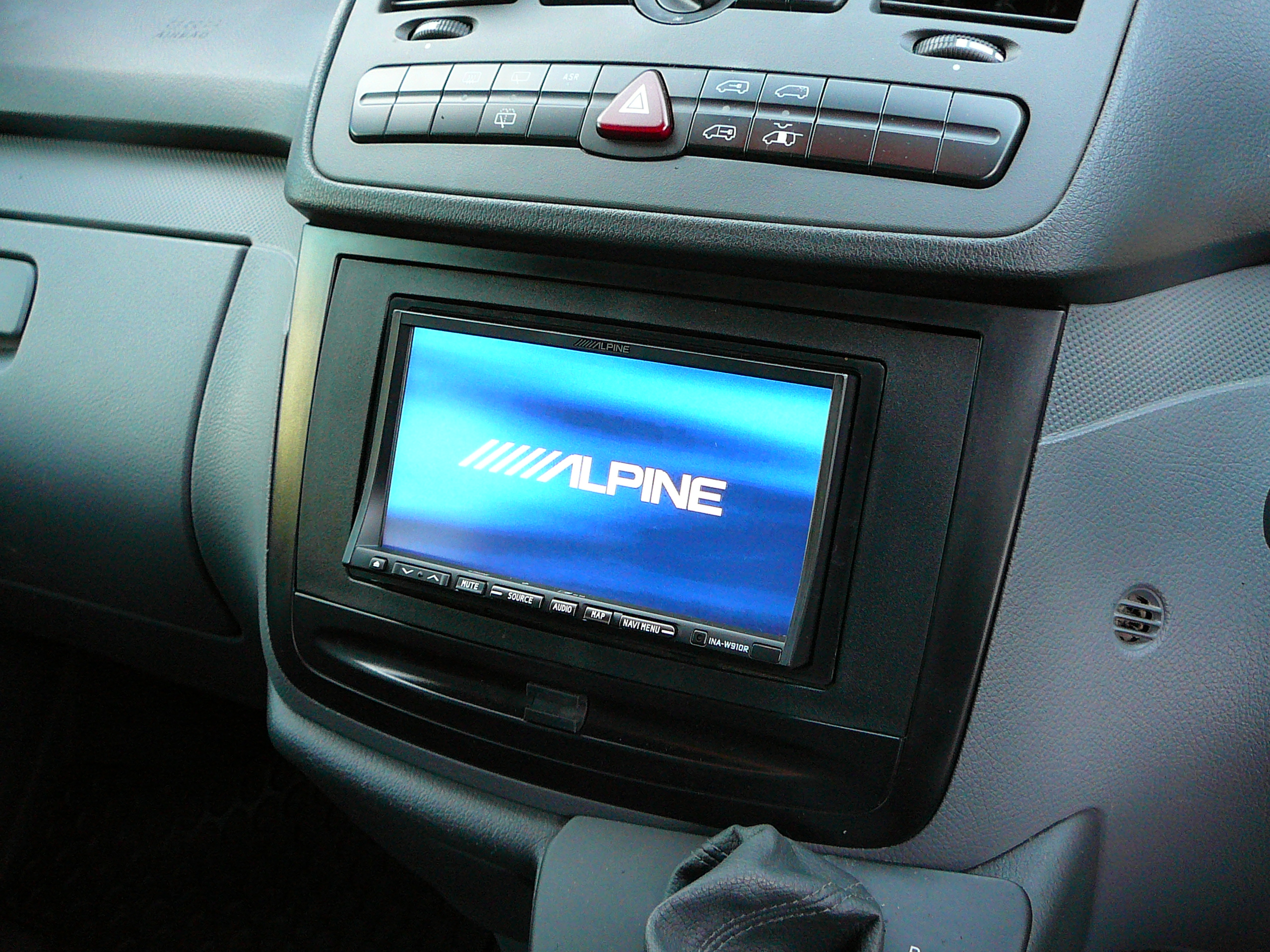 Mercedes Benz Vito, Alipne INA-W910R GPS Navigation and Camera