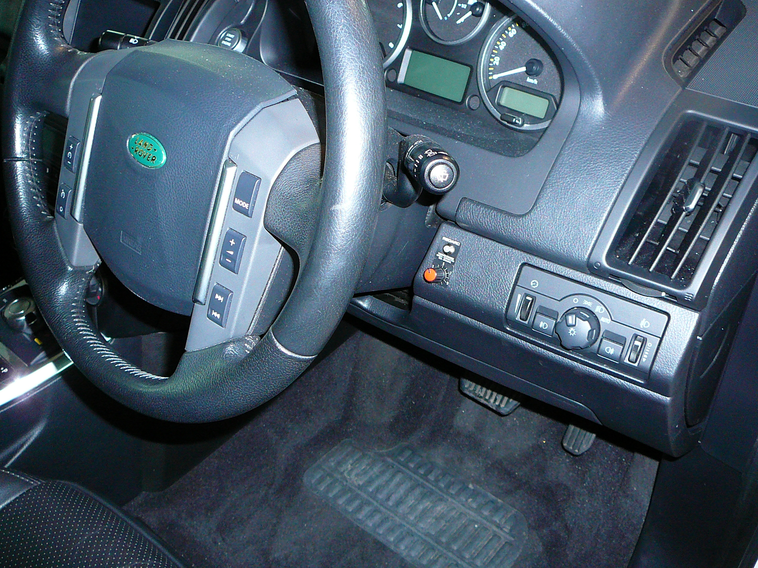 Land Rover Freelander 2008, Redarc EBRH & Parrot Phone Kit
