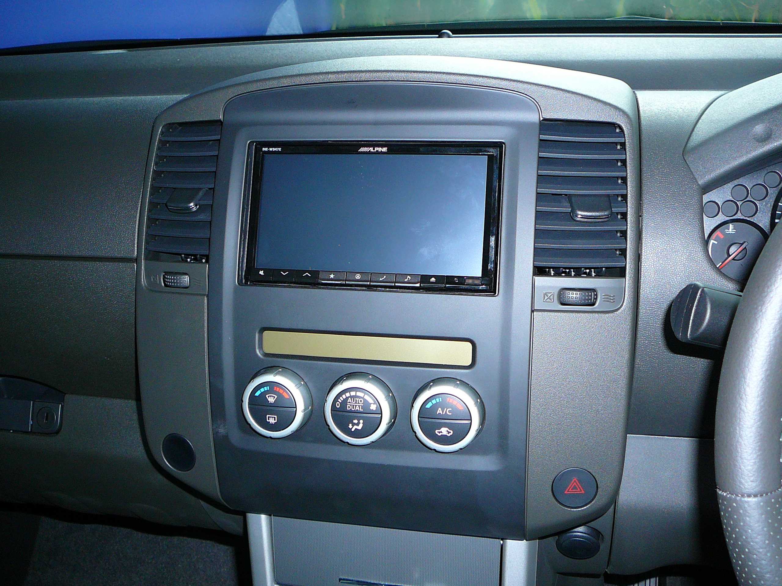 Nissan Navara D40, Alpine INE-W947 GPS Navigation System and Reverse Camera