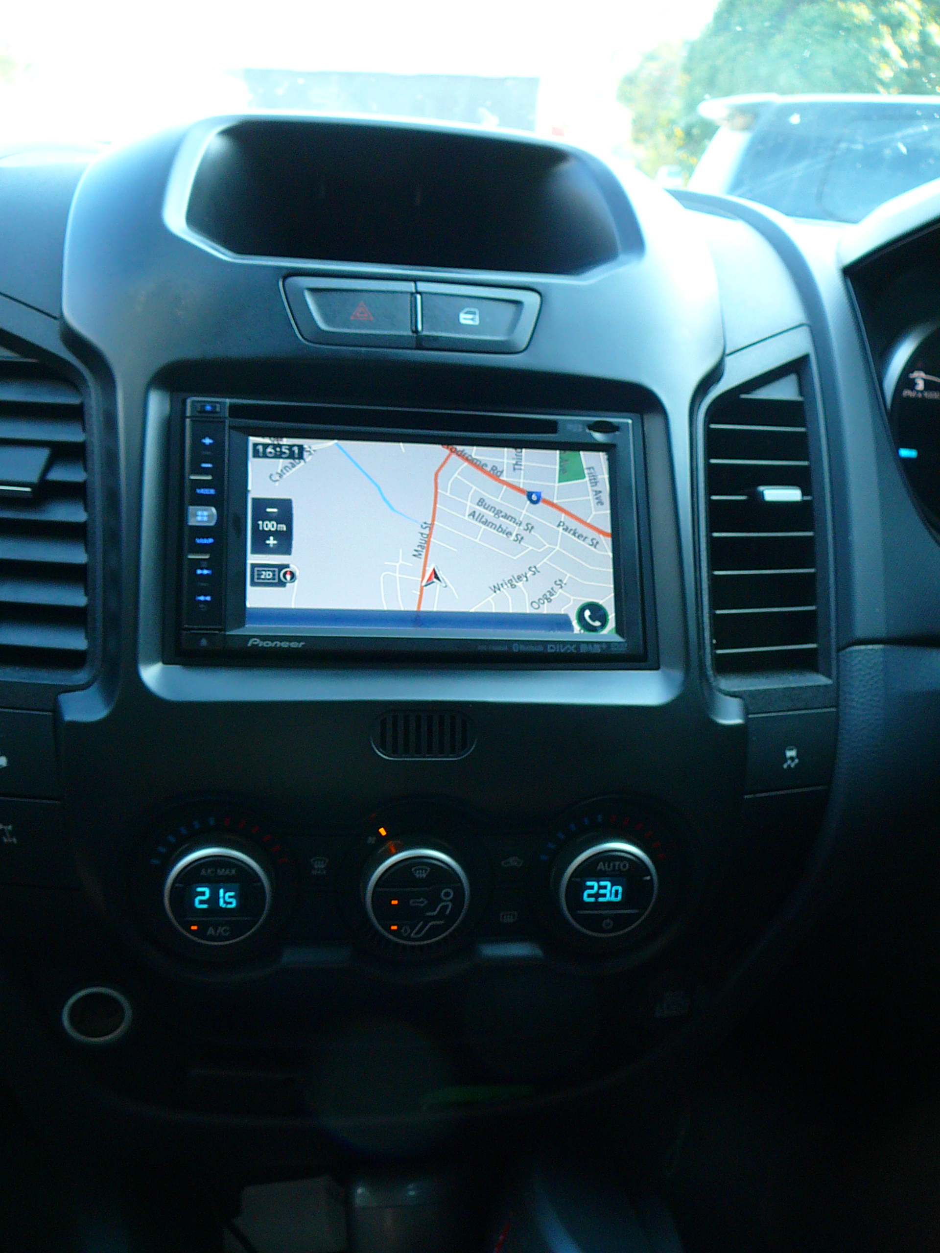 Ford Ranger 2013, Pioneer AVIC-F950DAB GPS Navigation and Dash Fascia