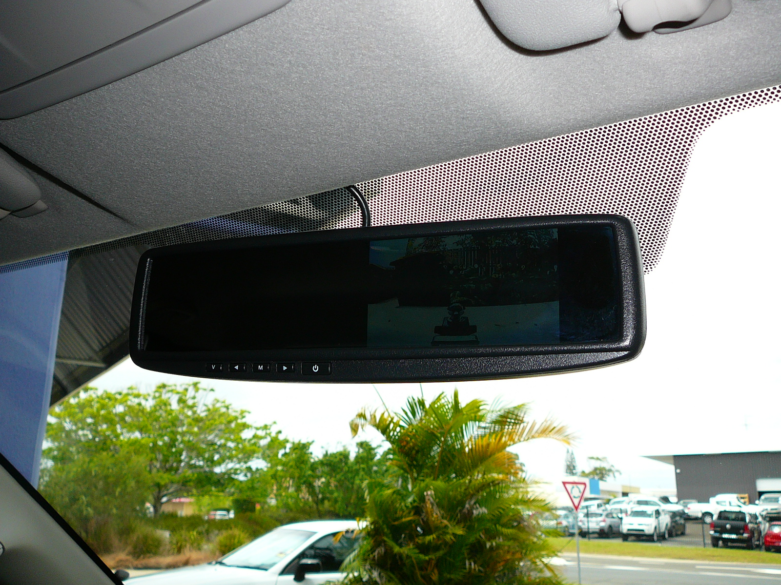 Isuzu D-Max 2014, Reverse Camera & Mirror Monitor