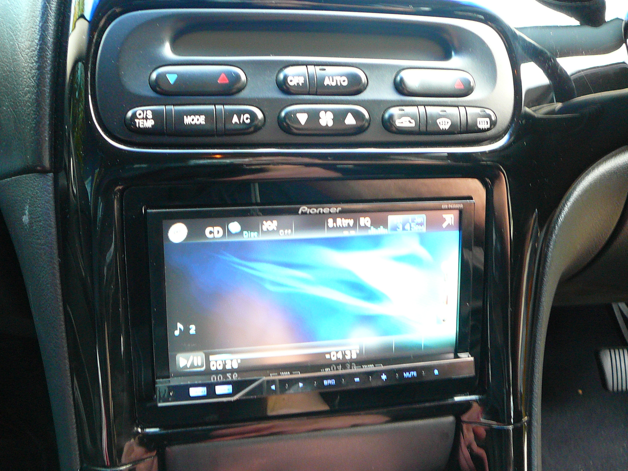 Holden Commodore VX with Pioneer AVH-P4350DVD
