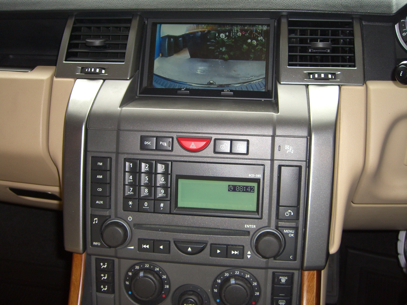 Range Rover Sport 2010 UHF & Reverse Camera