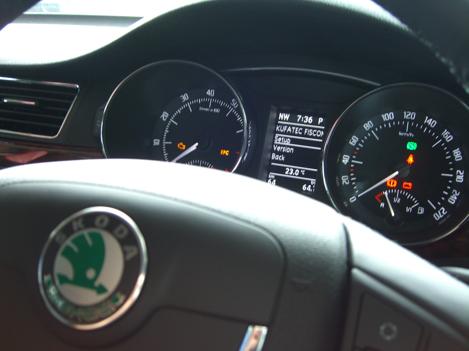 Skoda Octavia Fiscon Bluetooth install functions with MFD display in instrument cluster