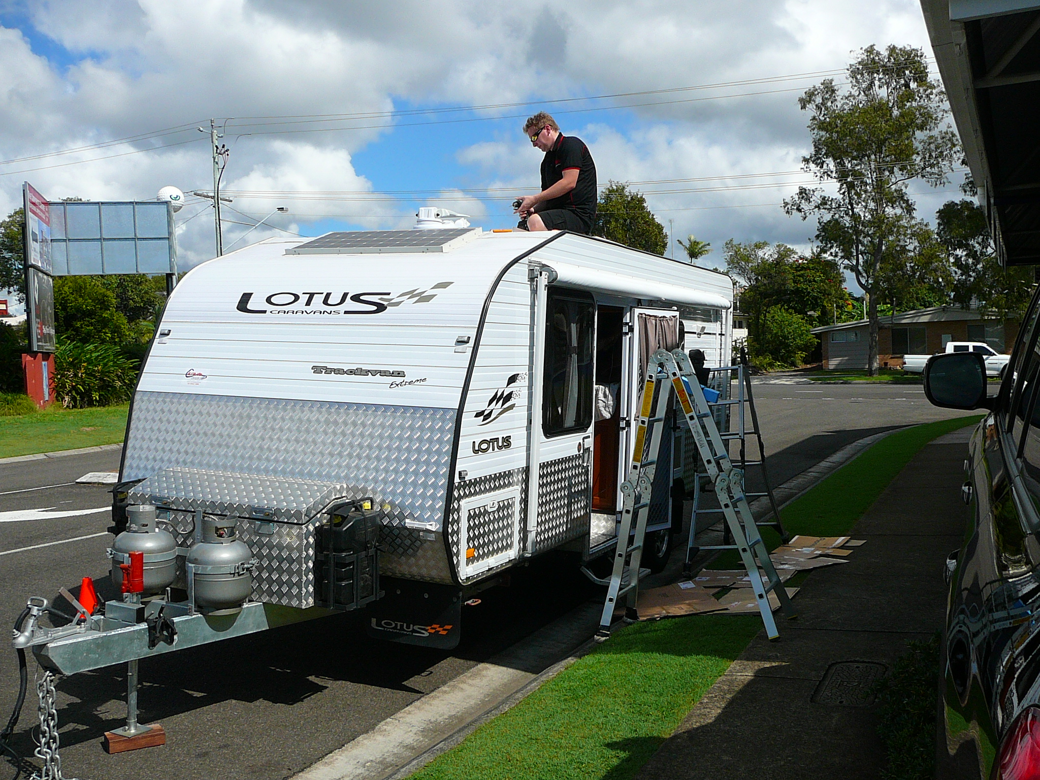 Caravan and Oyster Satellite System