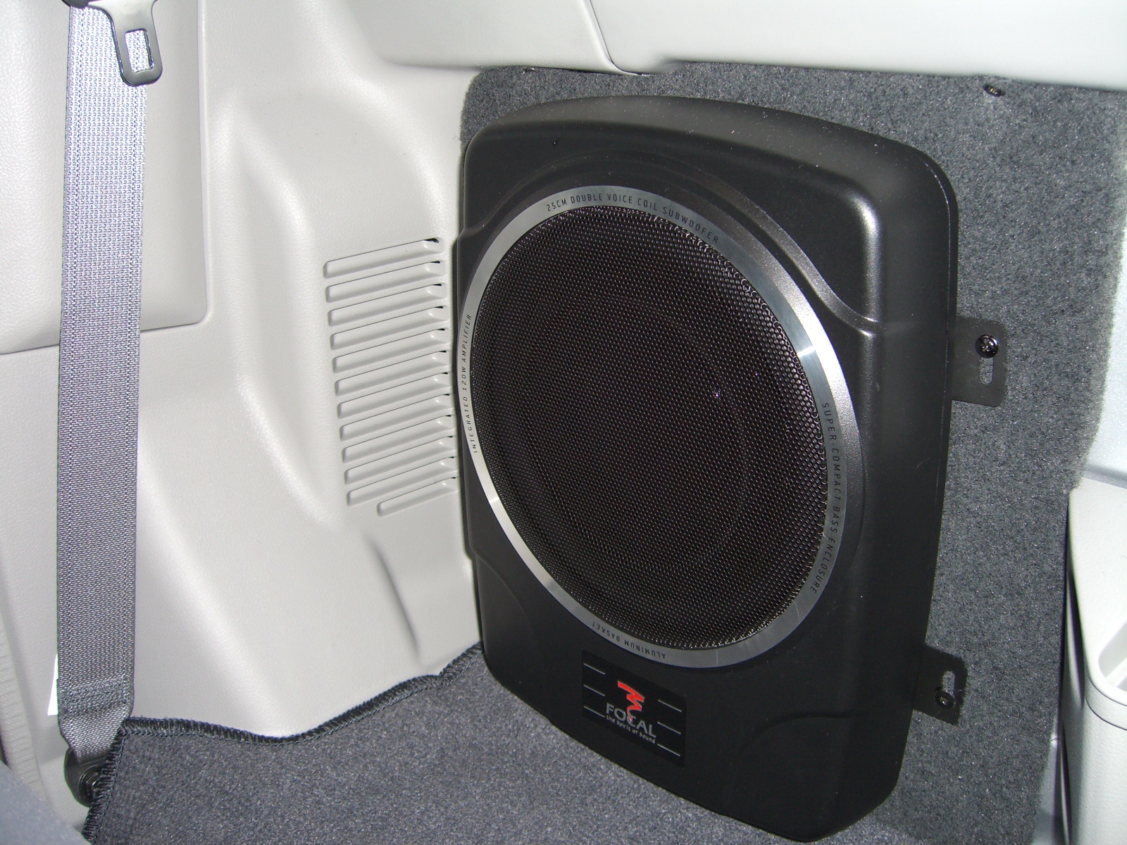 Toyota 79 series Focal bus 25 great sub upgrade to factory audio system