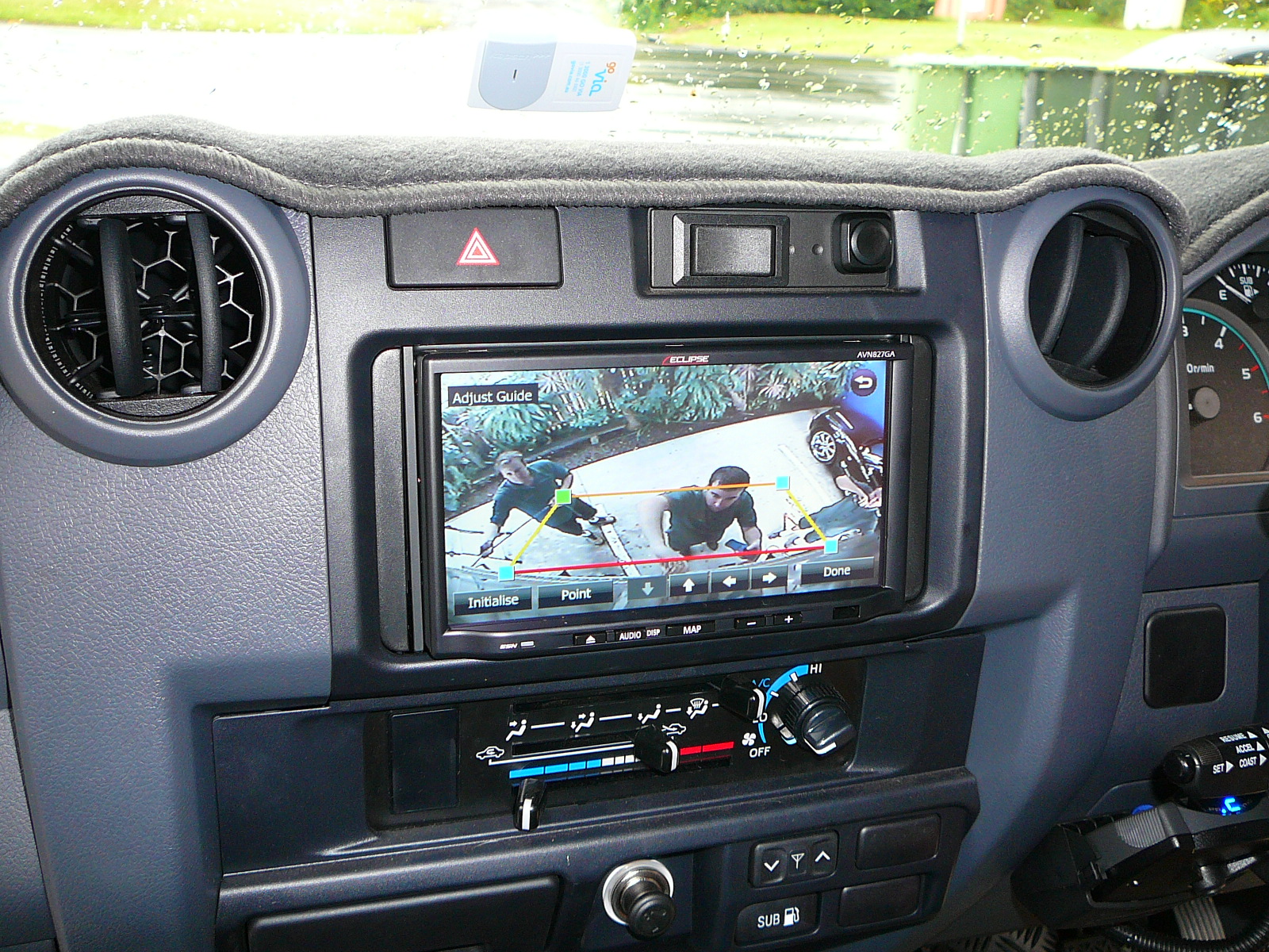 Toyota Landcruiser & Horsefloat Navigation & Triple Camera Setup