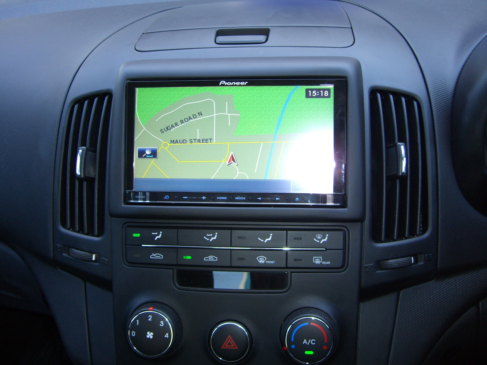 Hyundai i30 2015, Pioneer GPS Navigation Installation