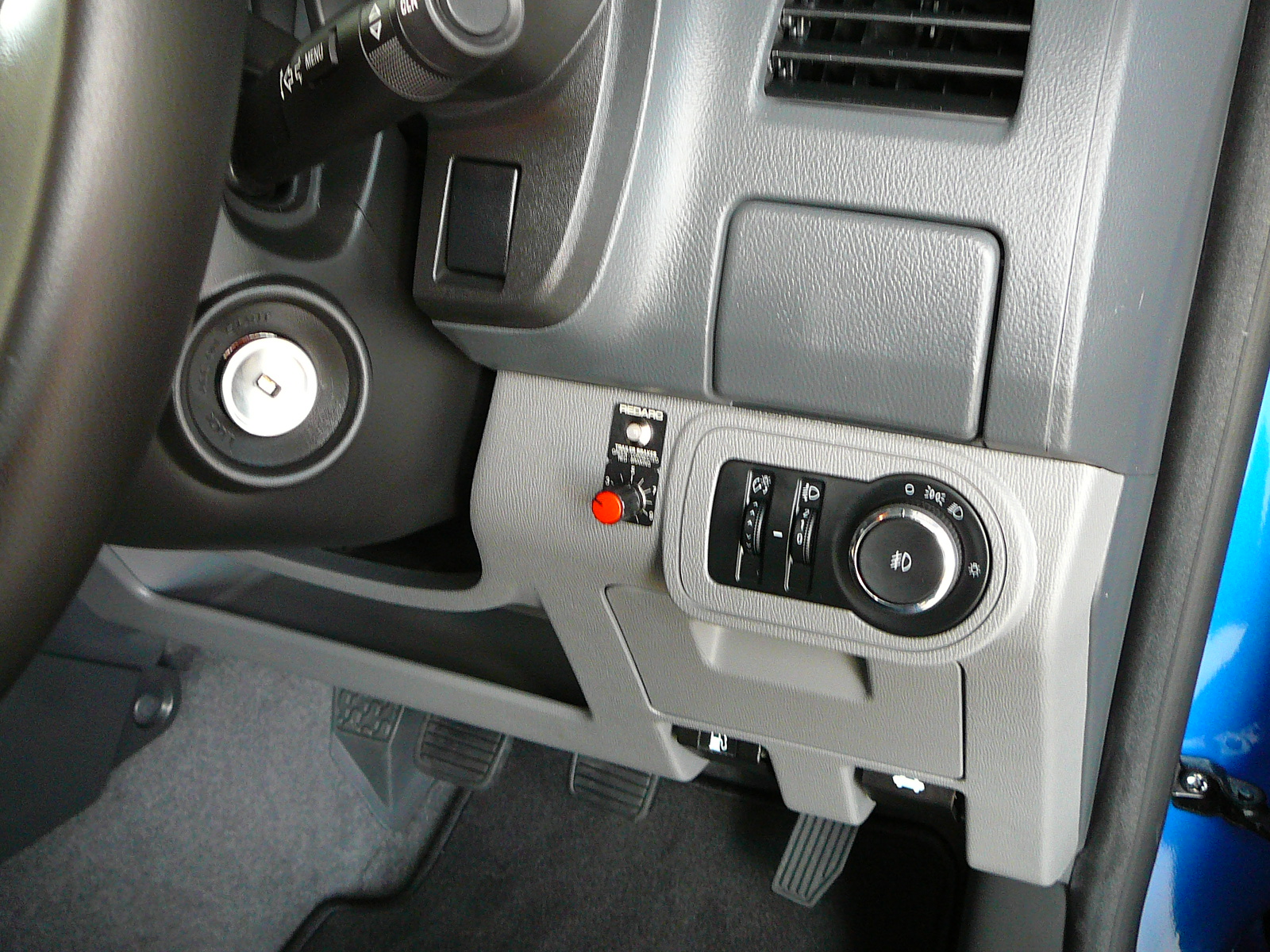 Holden Colorado 2014, GME TX3520s UHF CB Radio, Redarc EBRH Electric Brake Controller