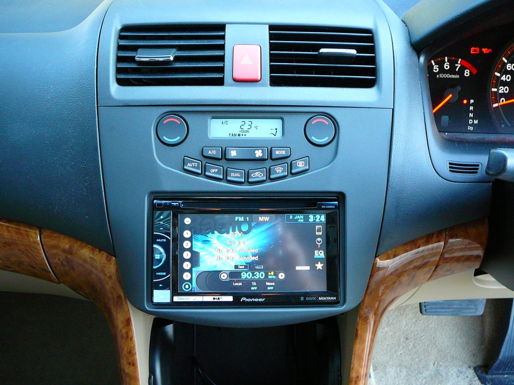 Honda Accord Euro Pioneer Avh X3600dab Dash Fascia With
