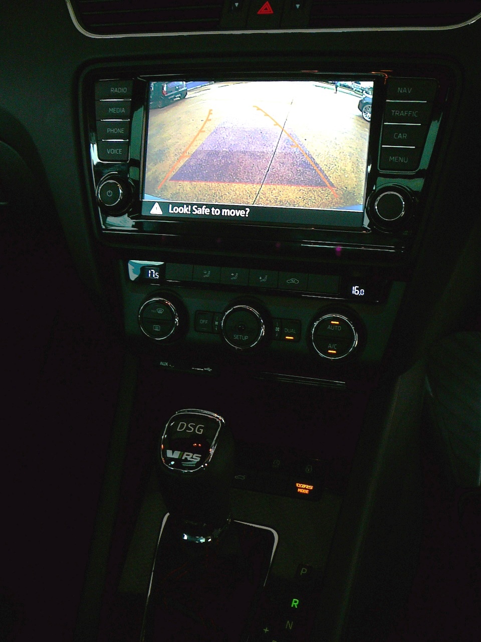 Skoda Octavia RS, Integration of a Reverse Camera on to the Factory Screen