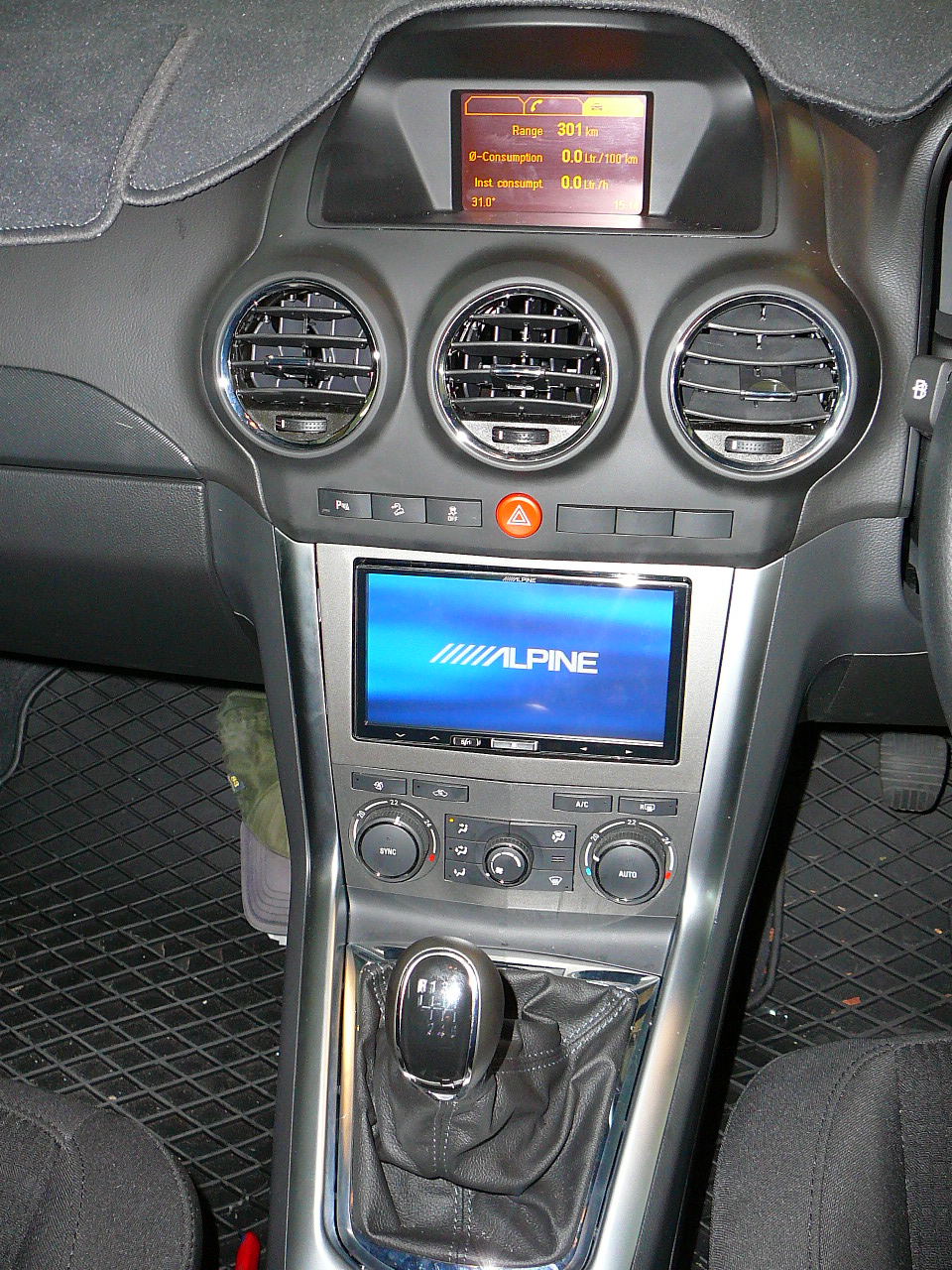 Holden Captiva, ILX-007 Apple Car Play Unit Installation