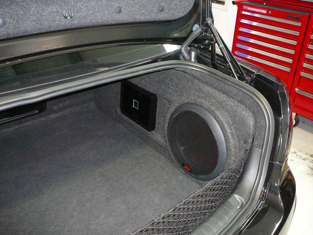 Ve commodore cheap factory subwoofer