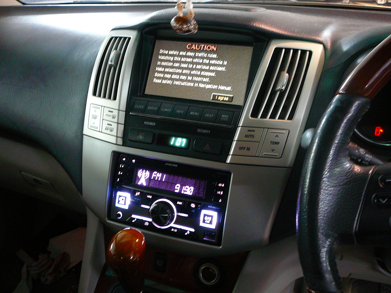 Lexus RX330, Alpine CDE-W265BT Bluetooth CD Radio & Dash Fascia Installation