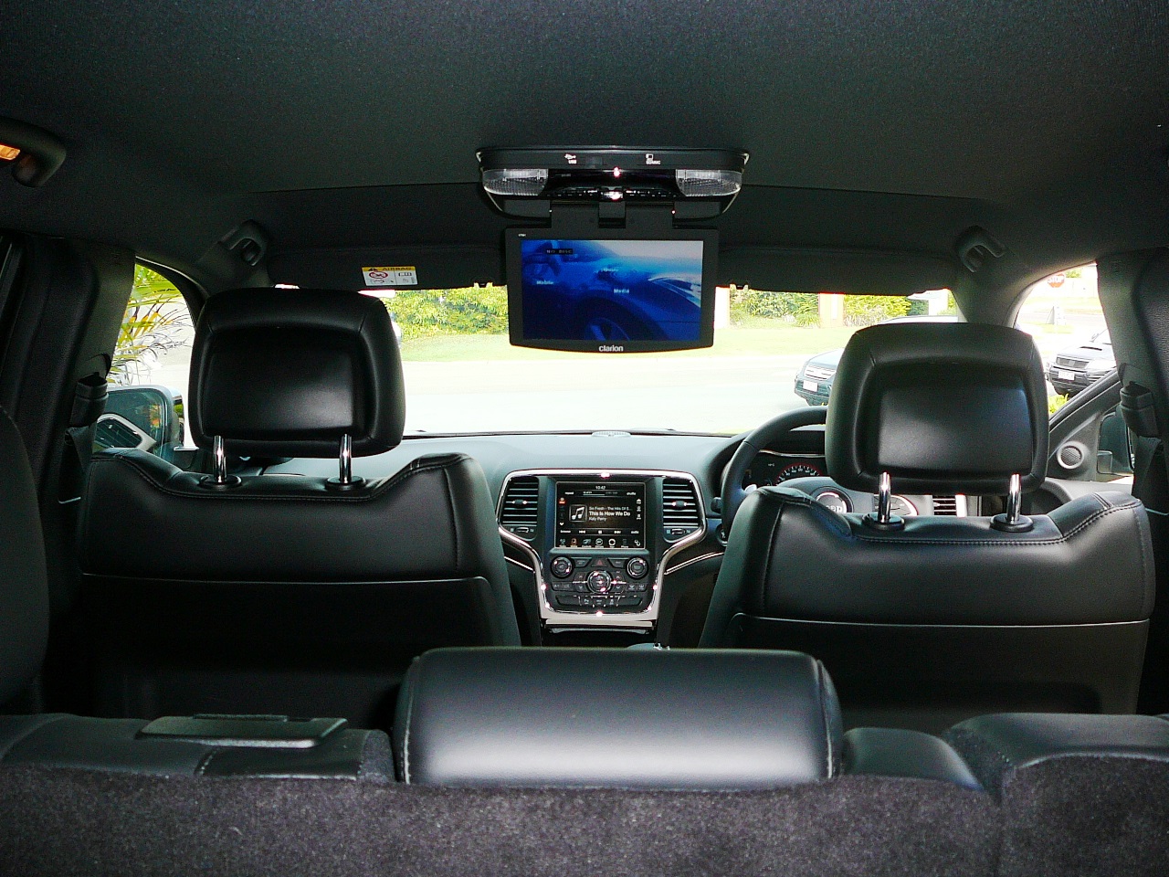 Jeep Grand Cherokee, Clarion VTM1 DVD USB Roofscreen Installation