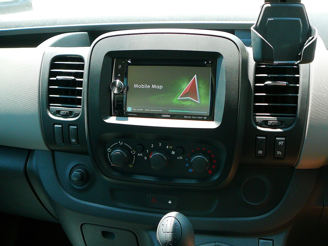 Renault Trafic 2015, Clarion VX603 In Dash GPS Navigation
