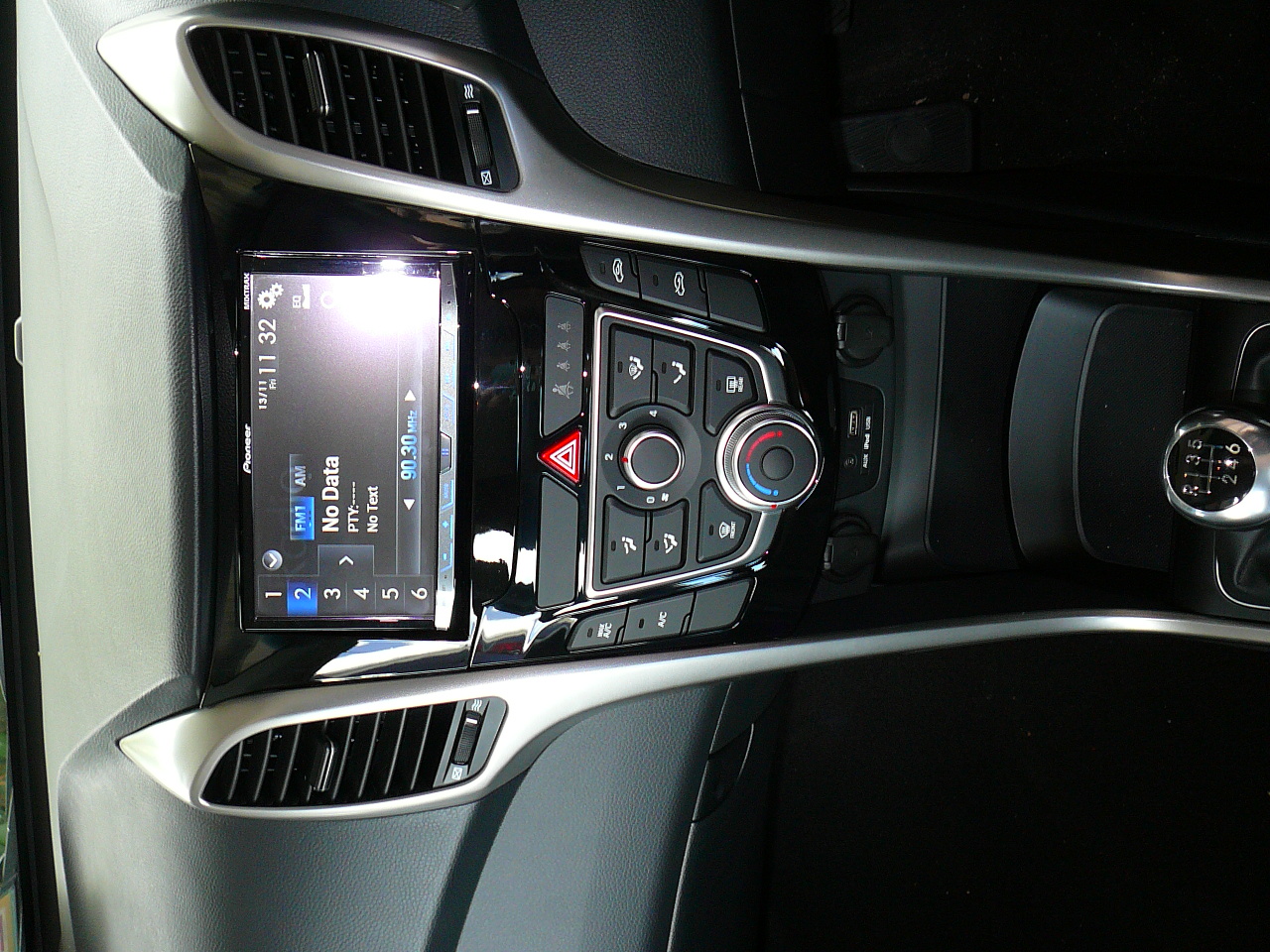 Holden Cruze, Pioneer AVH-8750BT Apple Car Play & Andriod Auto with Dash Fascia