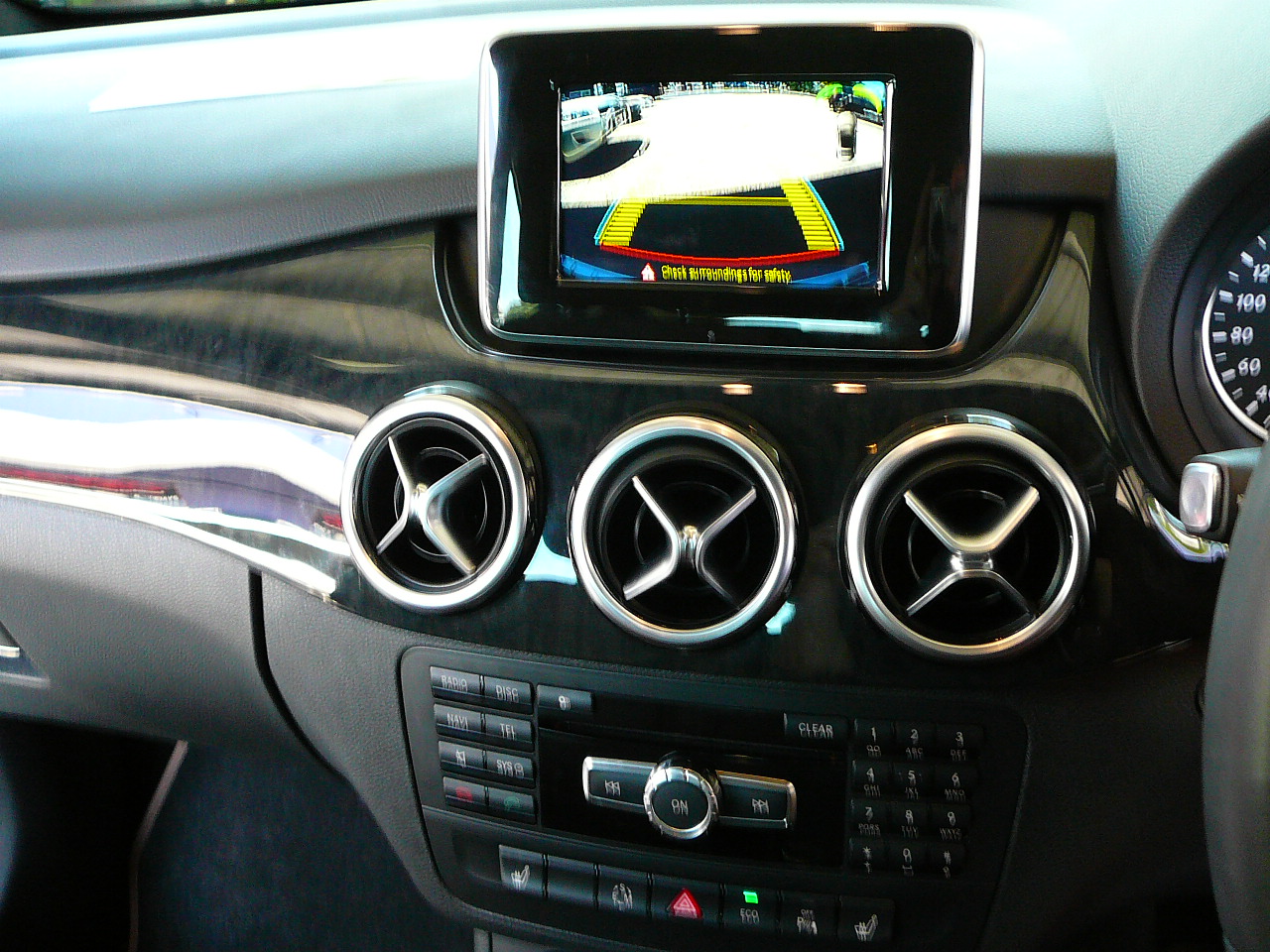 Mercedes Benz B200, Integrated Reverse Camera System & Installation