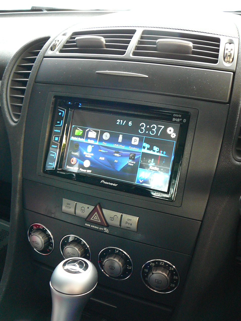 Mercedes Benz SLK, Pioneer AVH-X3800DAB Audio Visual Unit & Dash Fascia Installation