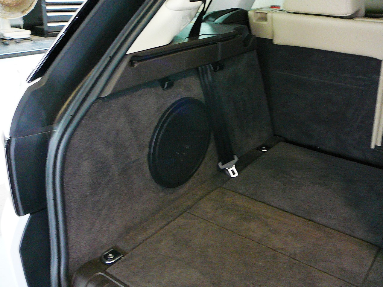 Range Rover Sports 2015, Custom Subwoofer & Amplifier Installation