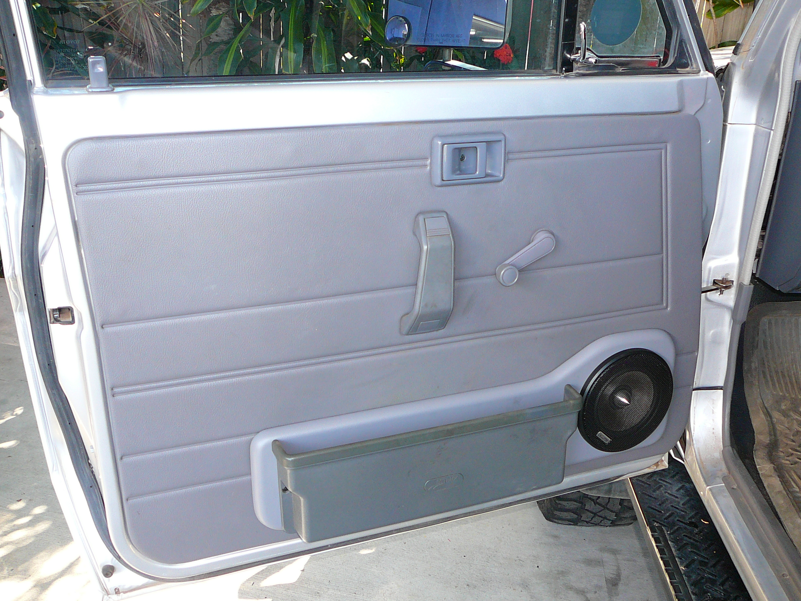 Toyota Landcruiser 70 series 2011, Front Speakers with Custom Made Door Panels